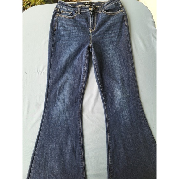 Judy Blue Denim - Judy Blue Los Angeles Dark Wash Mid Rise Stretch Flare Jeans 11/30 JB82343DK